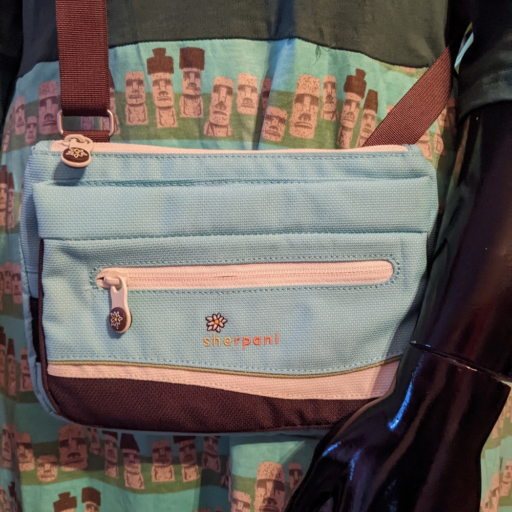 Zoom Crossbody